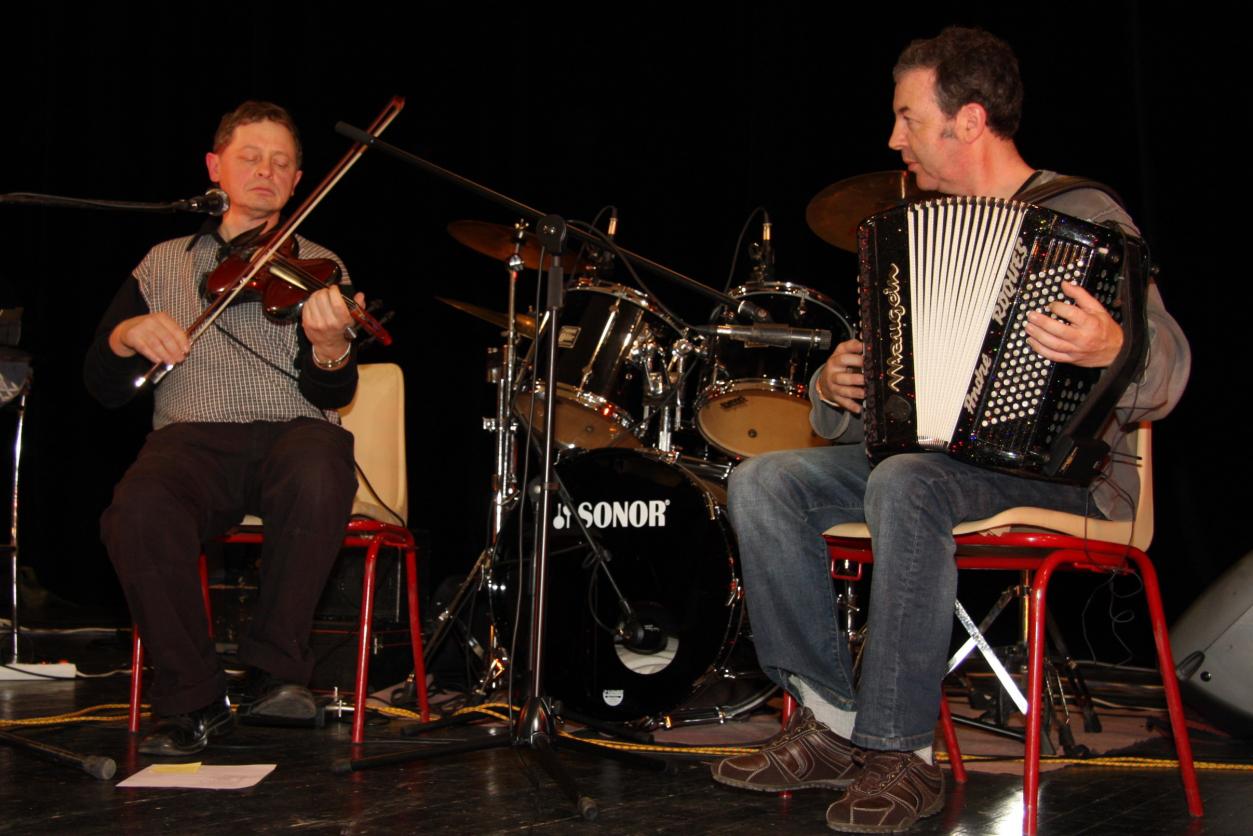 Xavier VIDAL et Thierry ROQUES. Musiques traditionnelles.