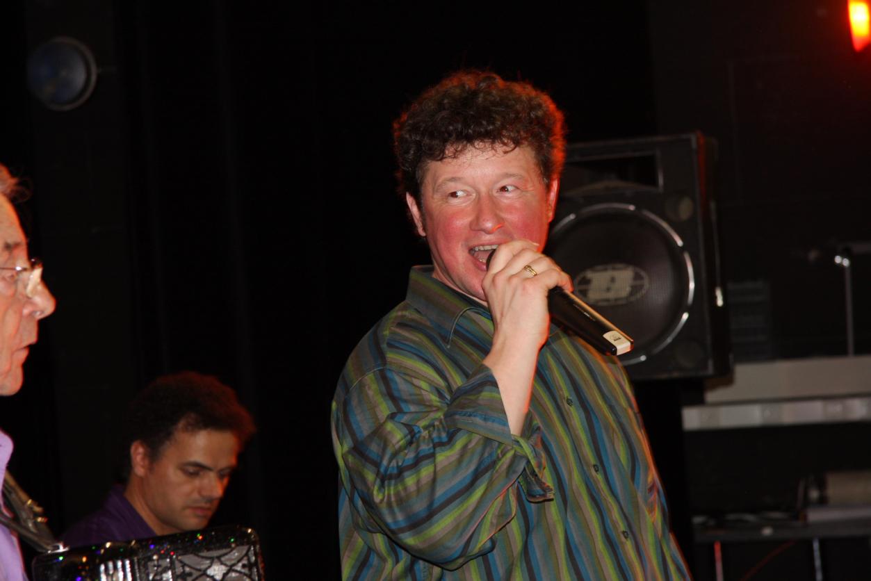 André ROQUES et son chanteur Eric COUDON.