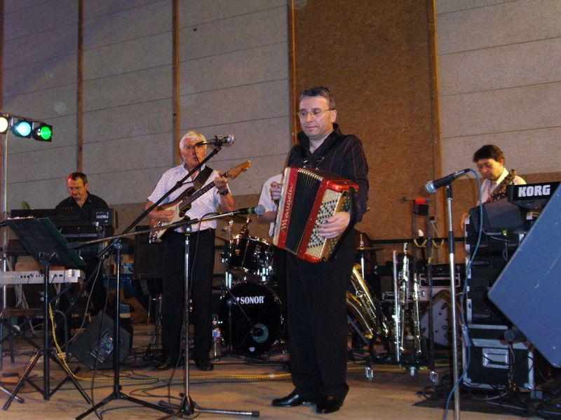 Jean CLAUDE LABOUCHET, Serge FOURY aux claviers, Jean-François MAISON (Chacha) à la basse &#38; Martial MALLET à la guitare.